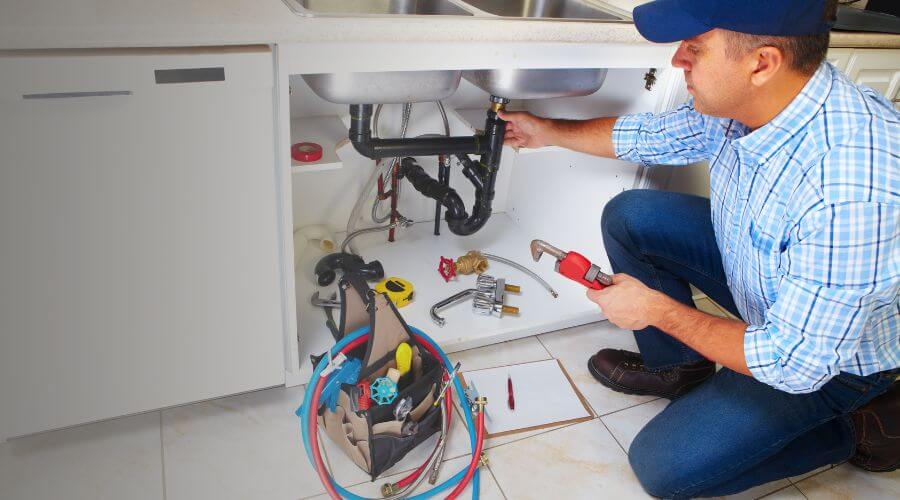 Professional water heater repair in Crane, MO